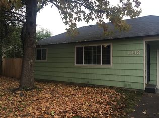 1248 Parker St, Springfield, OR 97477