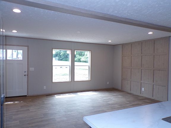 2nd image of 185 Hilltop Dr