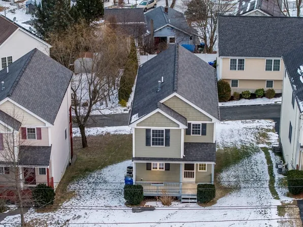 226 Mendon St, Hopedale, MA 01747