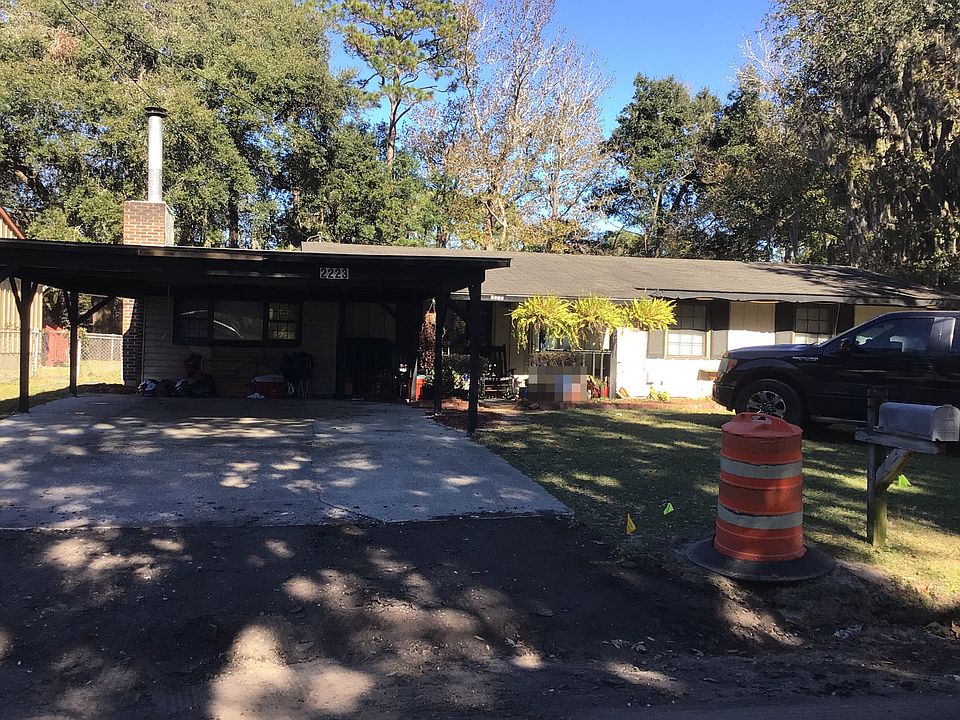 1st image of 2223 Woodland Way