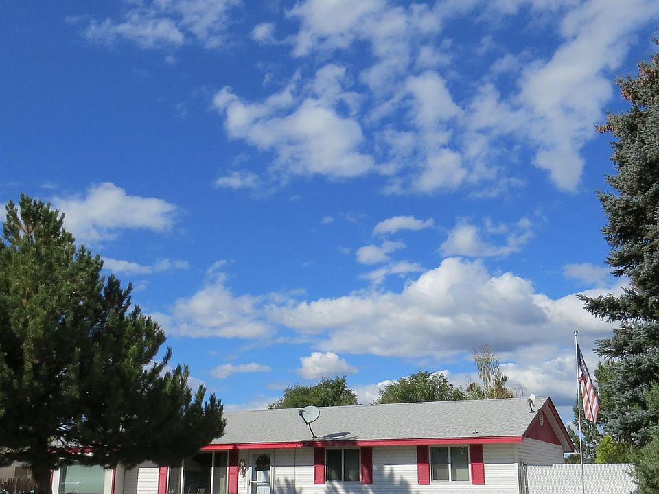 1st image of 1241 SE 6th St