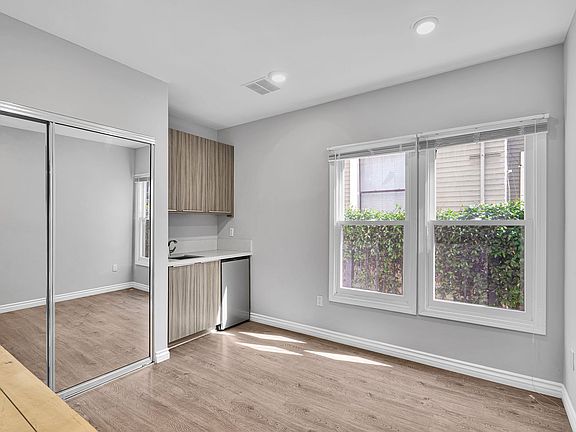 4th image of 1166 W 29th St #204