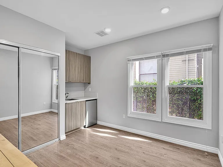 1166 W 29th St., LLC — Photo 4