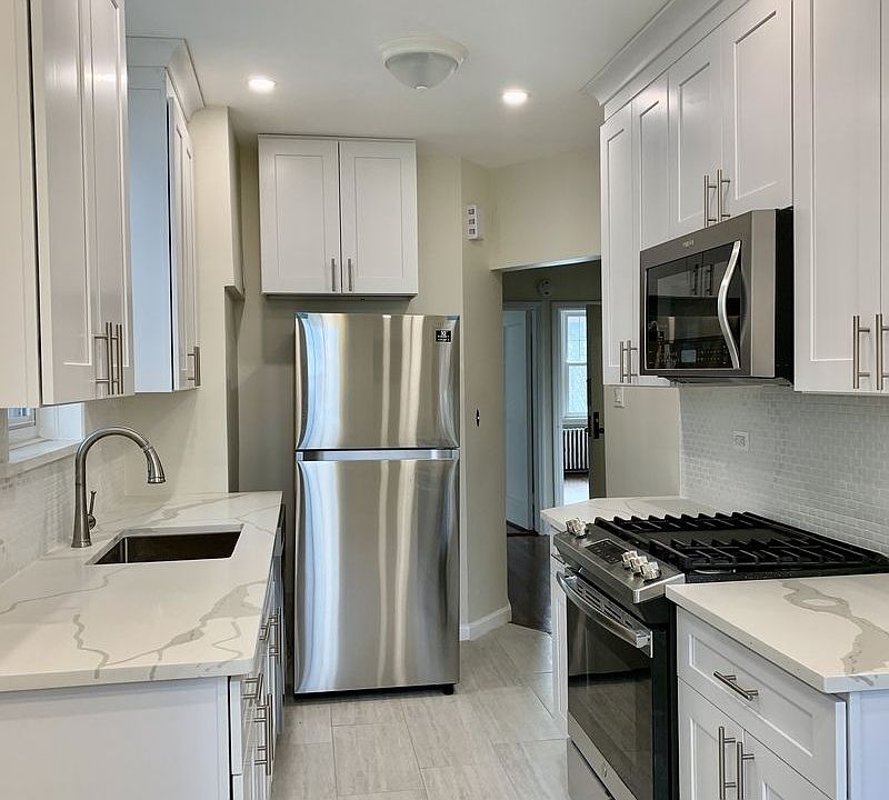 1st image of 38-15 Crescent St #3