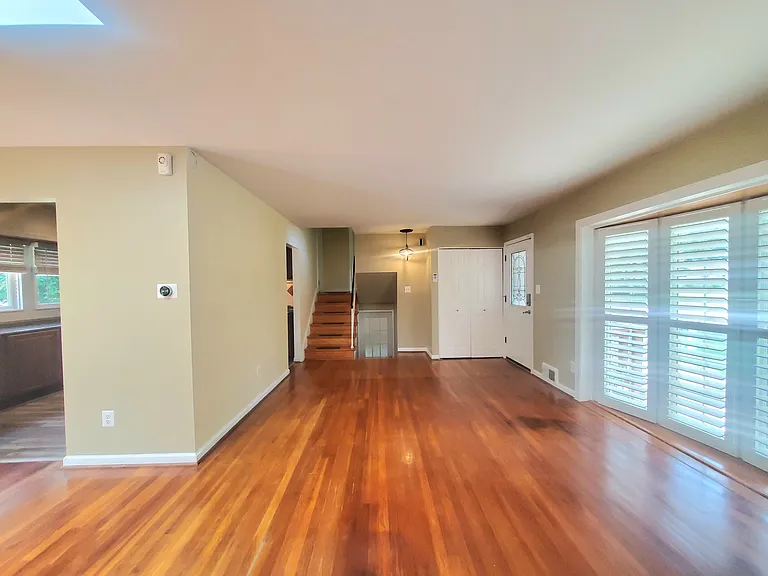 4517 Mayfield Dr — Photo 6