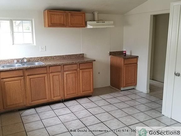 3rd image of 7787 Lankershim Dr