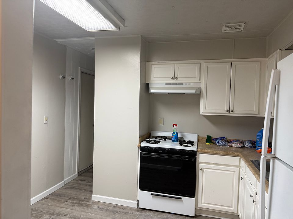 2nd image of 3879 W Johnson St