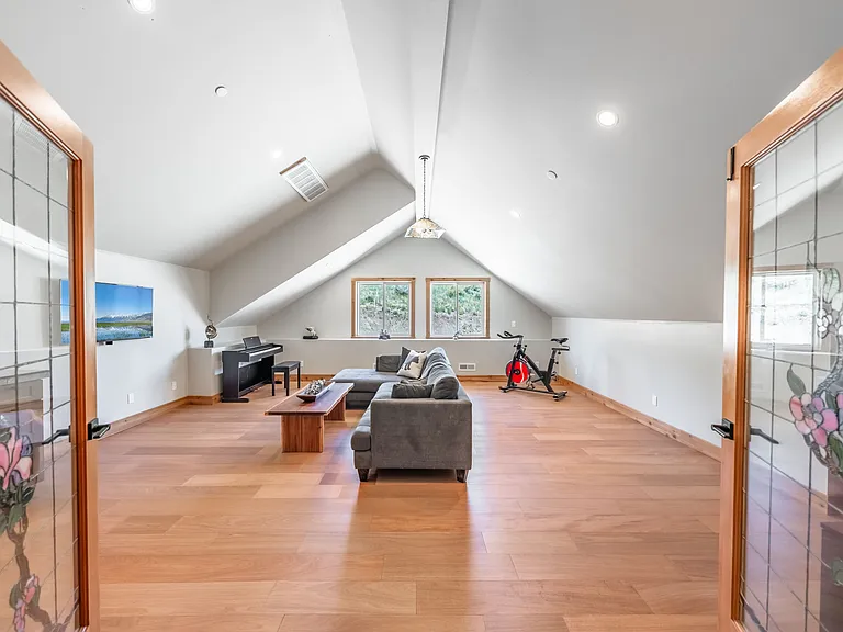 151 Silver Peak Rd — Photo 9