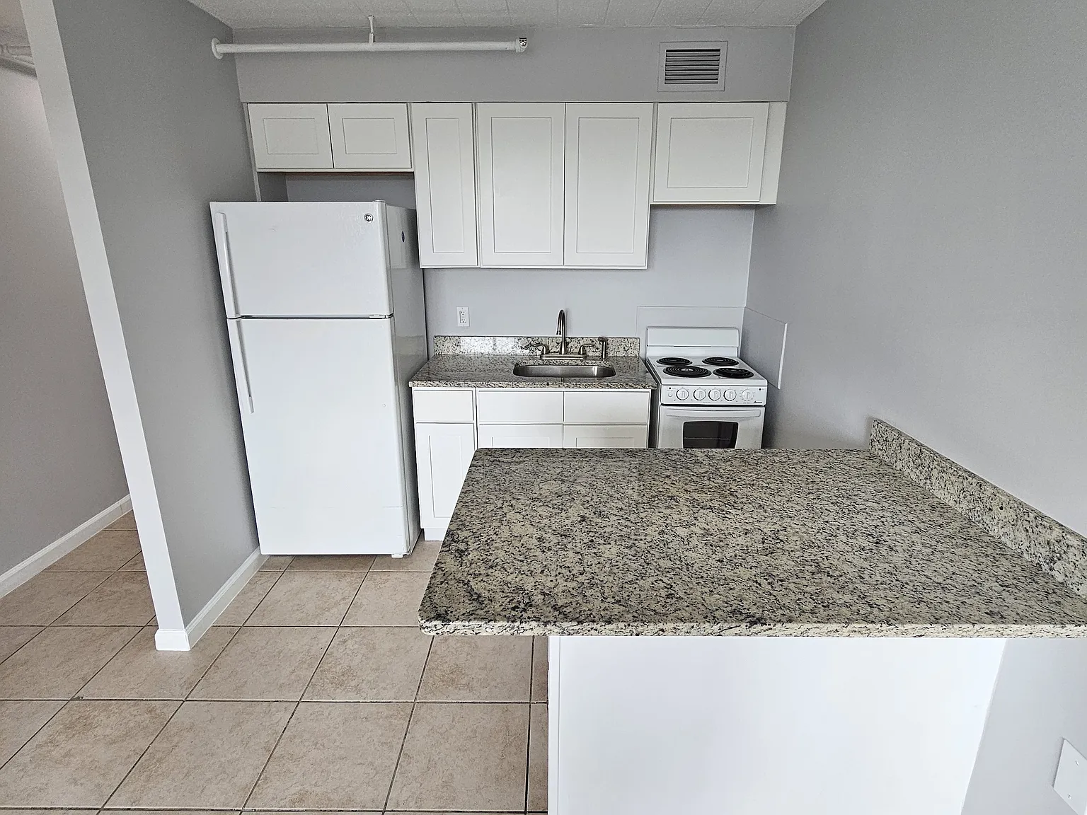 Studio, 500 sqft, $1,200 — Photo 1