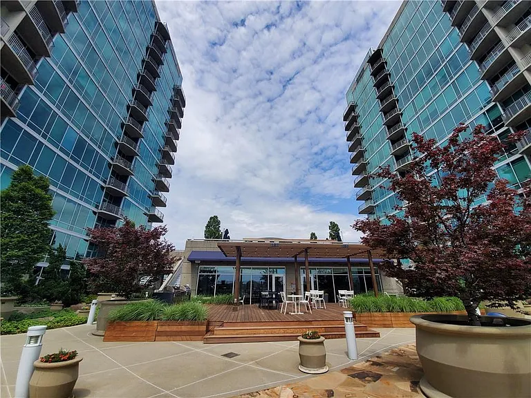 943 Peachtree St NE #1117 — Photo 20