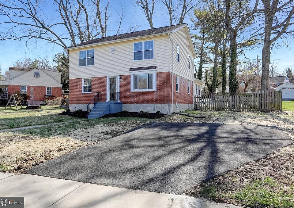 1st image of 609 McHenry Rd