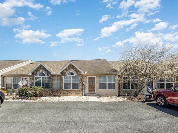 34 Johns Dr