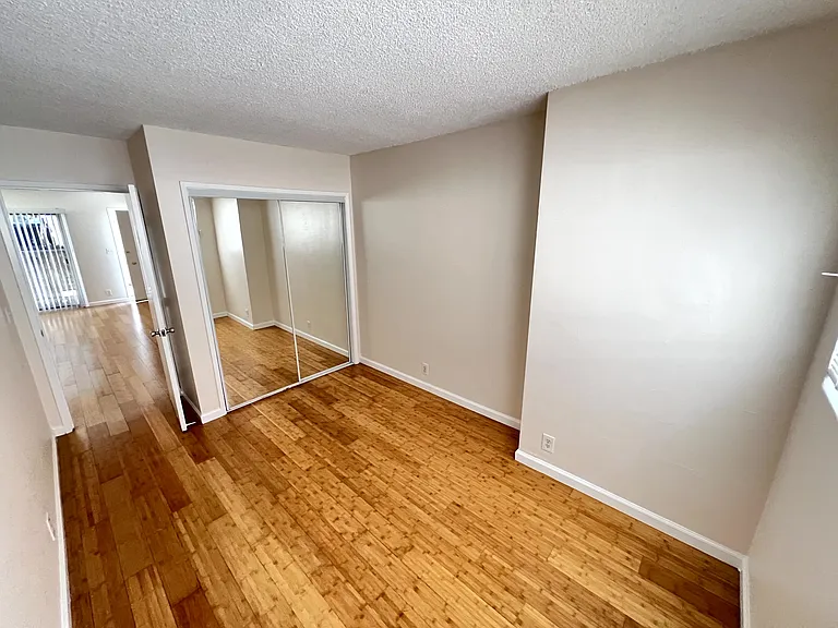 1317 S Bundy Dr — Photo 8
