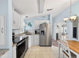 10390 Wales LOOP, BONITA SPRINGS, FL 34135