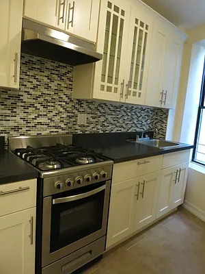 Rented by Bohemia Realty Group | media 7