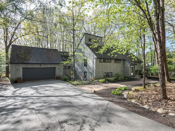 32 Old Manchester Road, Amherst, NH 03031