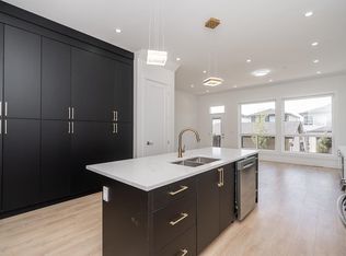 20547 74b Ave, Langley, BC V2Y3S8