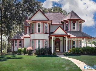 1000 Walker Ln, New Market, AL 35761