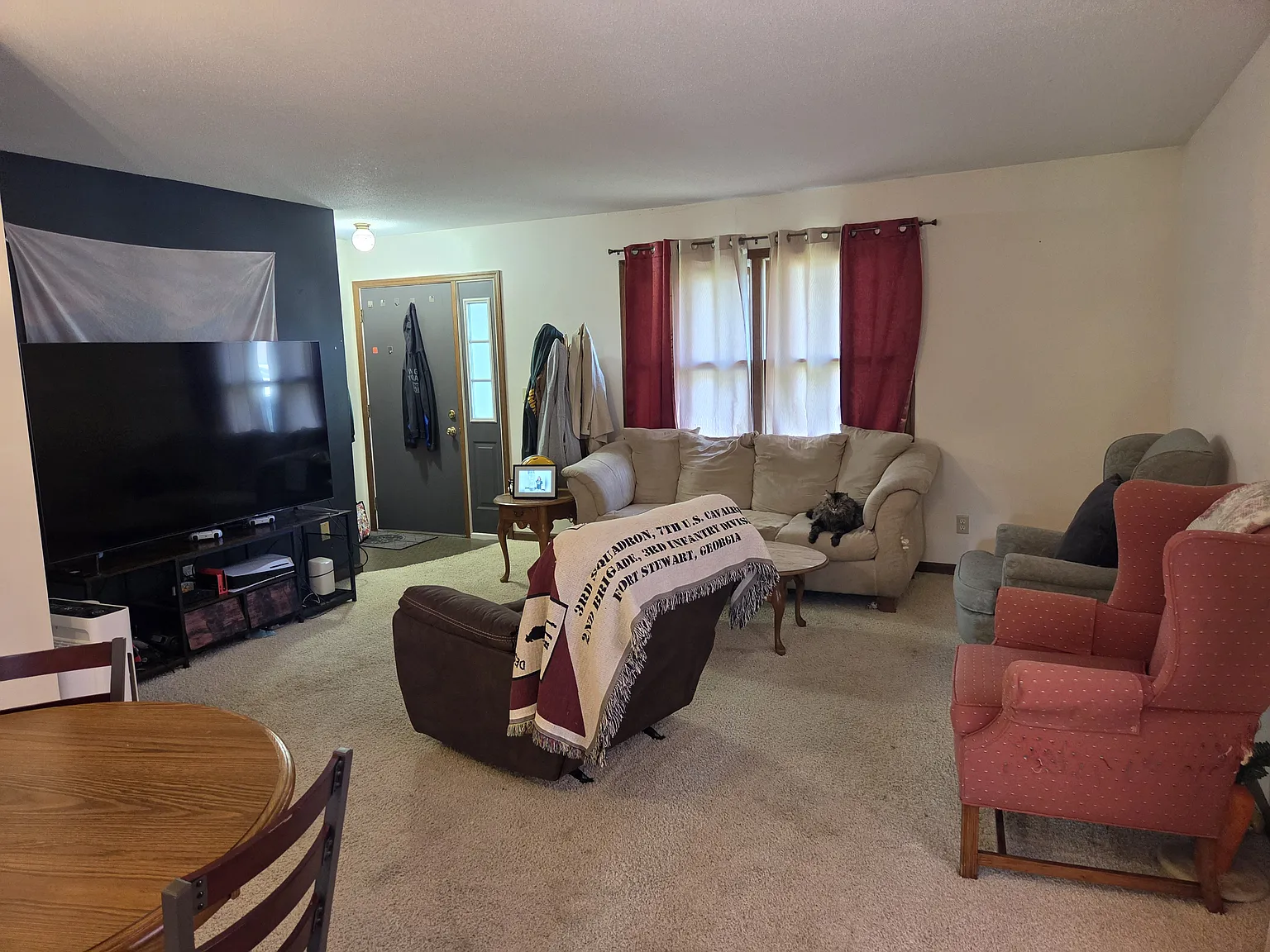 2 bed, 932 sqft, $1,400 — Photo 3