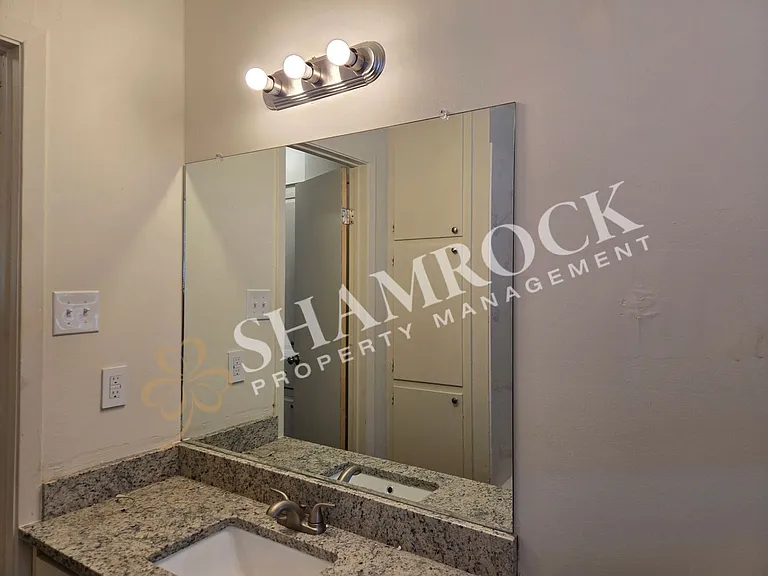 7204A Sanger Ave — Photo 6