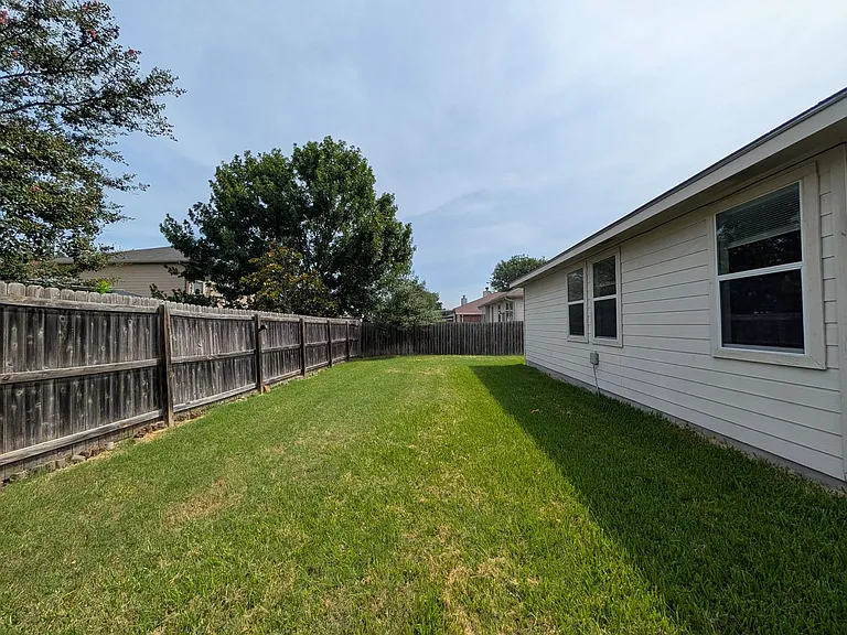 341 Placid Mdw — Photo 28