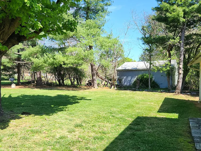 25 Old Martinsburg Rd — Photo 3