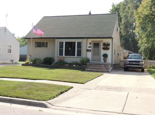 1310 Kingsley Rd, Mount Clemens, MI 48043