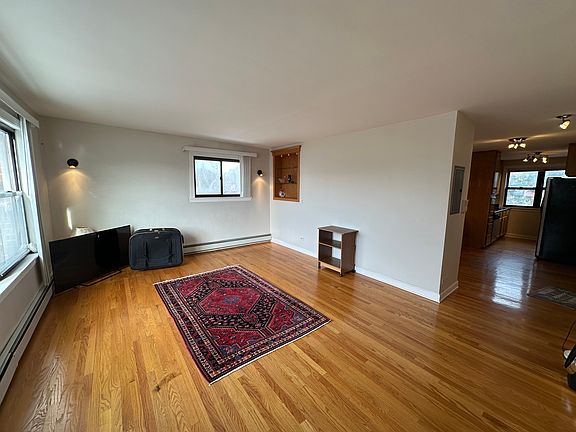2nd image of 2907 W Summerdale Ave #3A