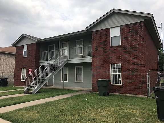 2nd image of 1008 Circle M Dr APT C