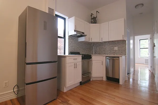 Rented by Compass | media 13