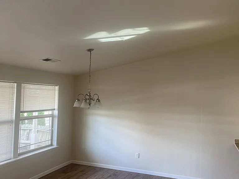 113 Little Butte Dr — Photo 4