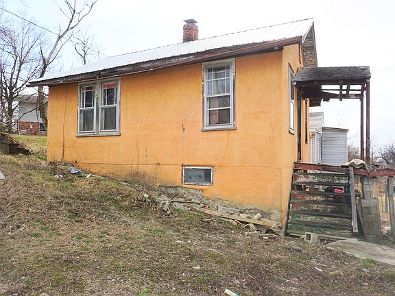 3rd image of 6 Knapp Ct