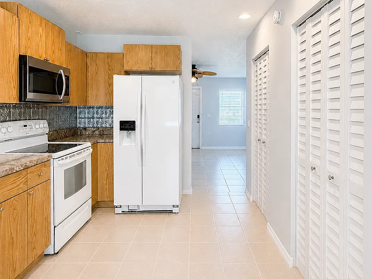 2478 NW Holiday Ct — Photo 16