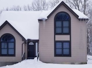 133 Ansted Ct, Bushkill, PA 18324