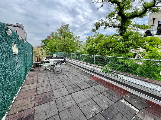 Rented by ERNY LLC | media 53