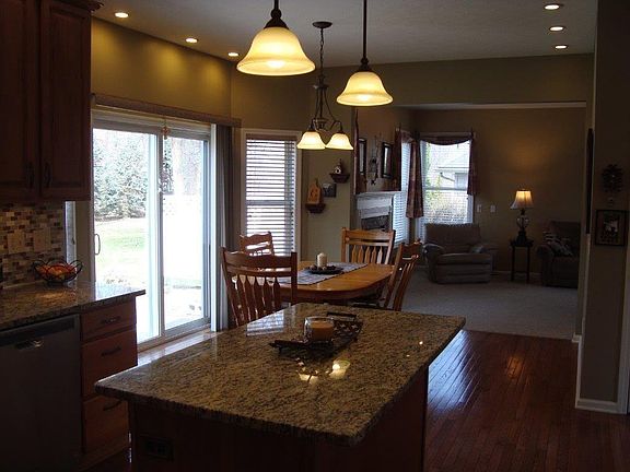 5th image of 91 Jewelberry Dr