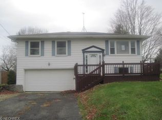 4595 Warwick St N, Canfield, OH