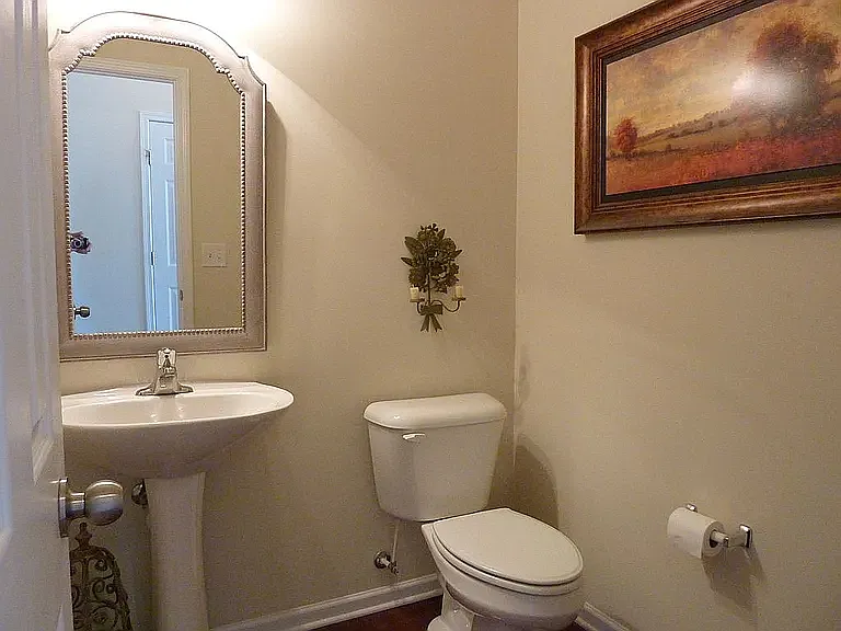 405 Garden Square Ln — Photo 24