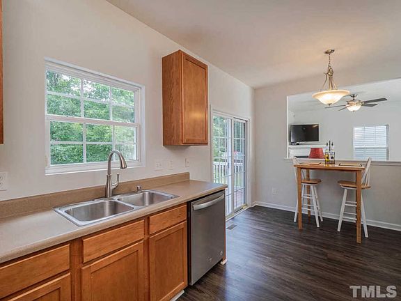 5th image of 20 Gwendolyn Cir
