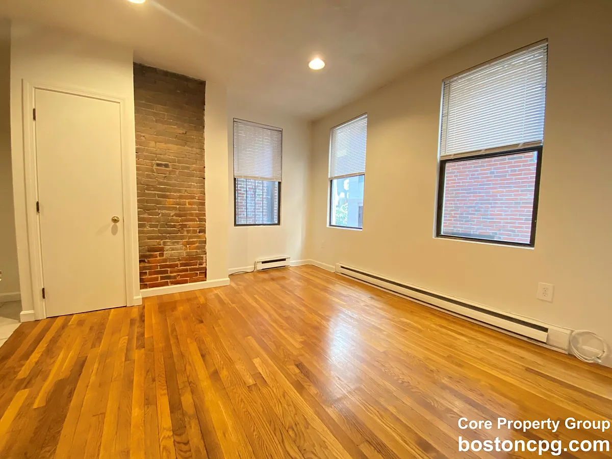Building Photo - 17 Greenough Ln #1