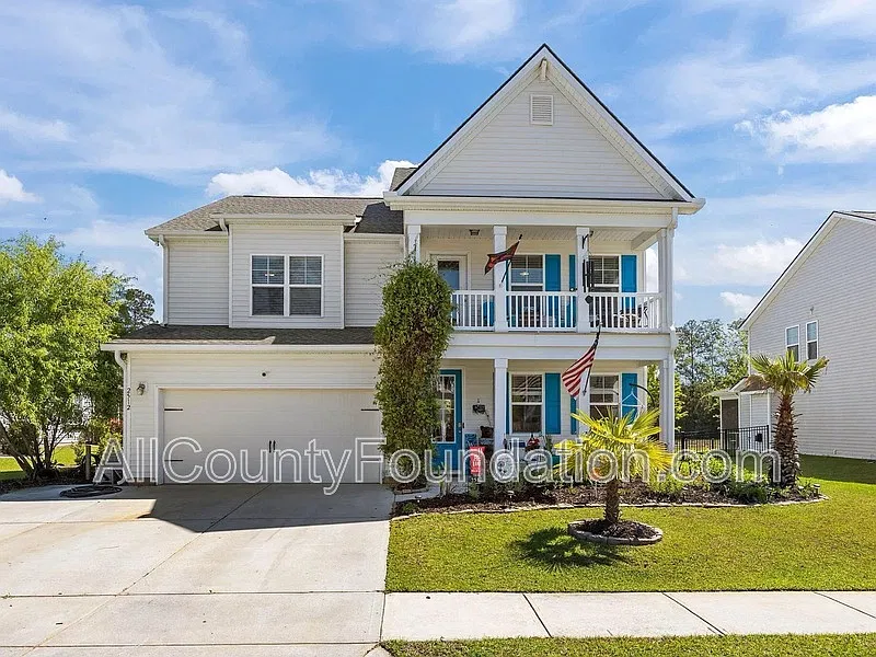 2512 Hummingbird Ln