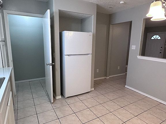 4th image of 2308 W Elisa Ln #7