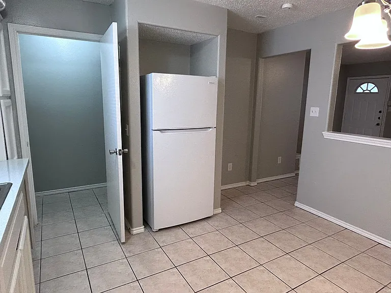 2308 W Elisa Ln #7 — Photo 4