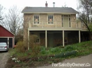 525 S Hickory St, Galena, IL 61036