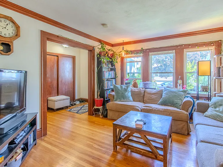 78 Governor Winthrop Rd — Photo 5