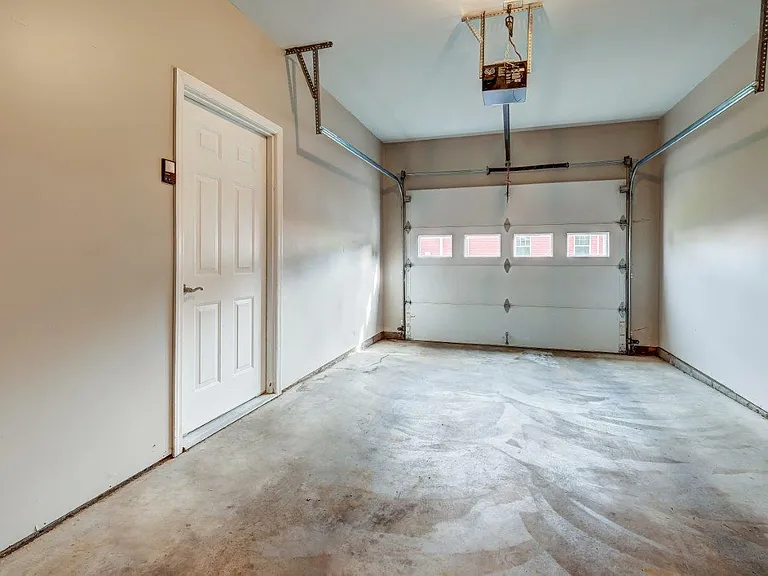 Webster Green Apartment Homes — Photo 19