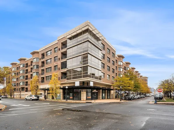 20 Avenue At Port Imperial APT 221, West New York, NJ 07093
