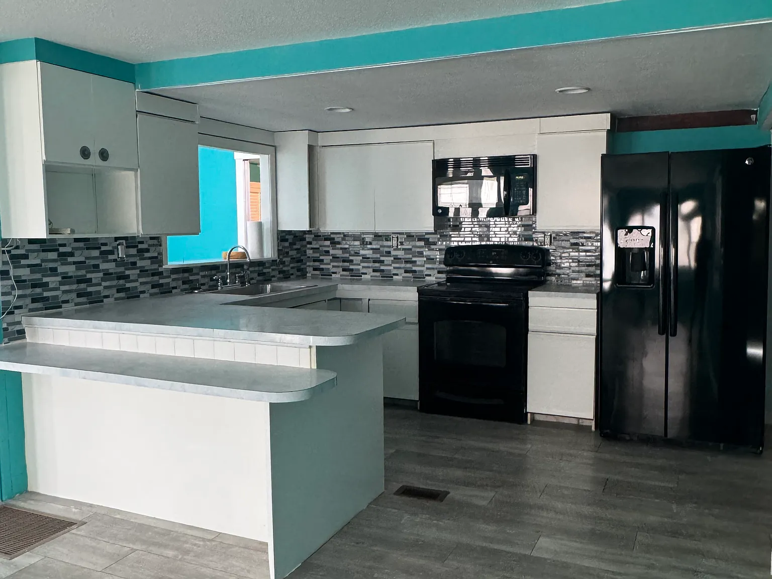 2 bed, 1800 sqft, $2,200 — Photo 1