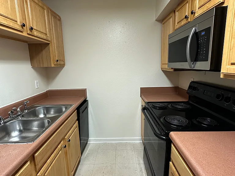 3528 E Richmond Rd #16 — Photo 6