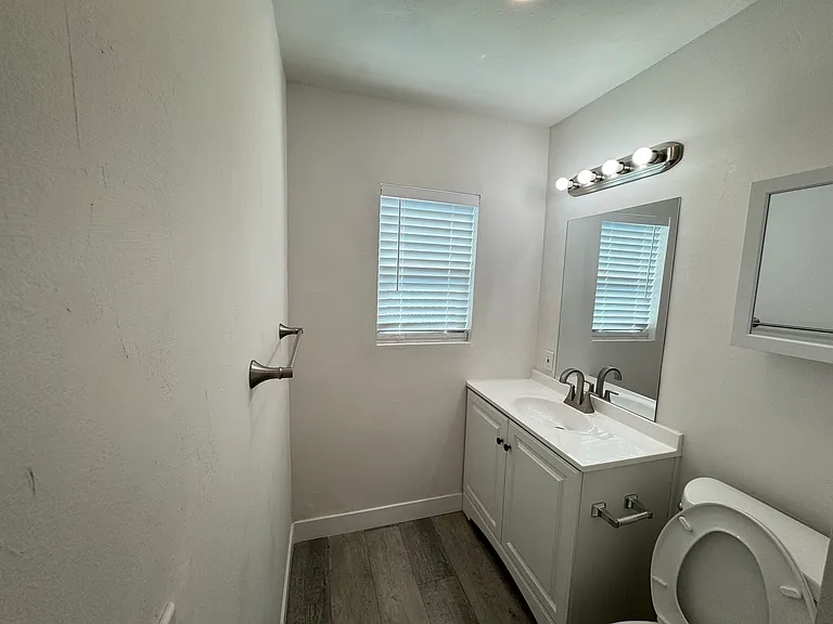 5428 Churchward St — Photo 22